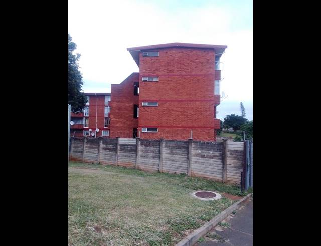 2 BEDROOM APARTMENT FOR SALE IN EMPANGENI CENTRAL